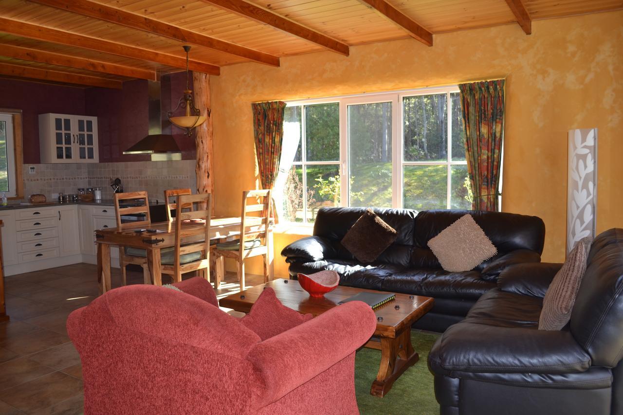 Whispering Spirit Holiday Cottages & Mini Ponies Franklin Exteriér fotografie
